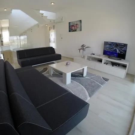 Leona Villa Trogir